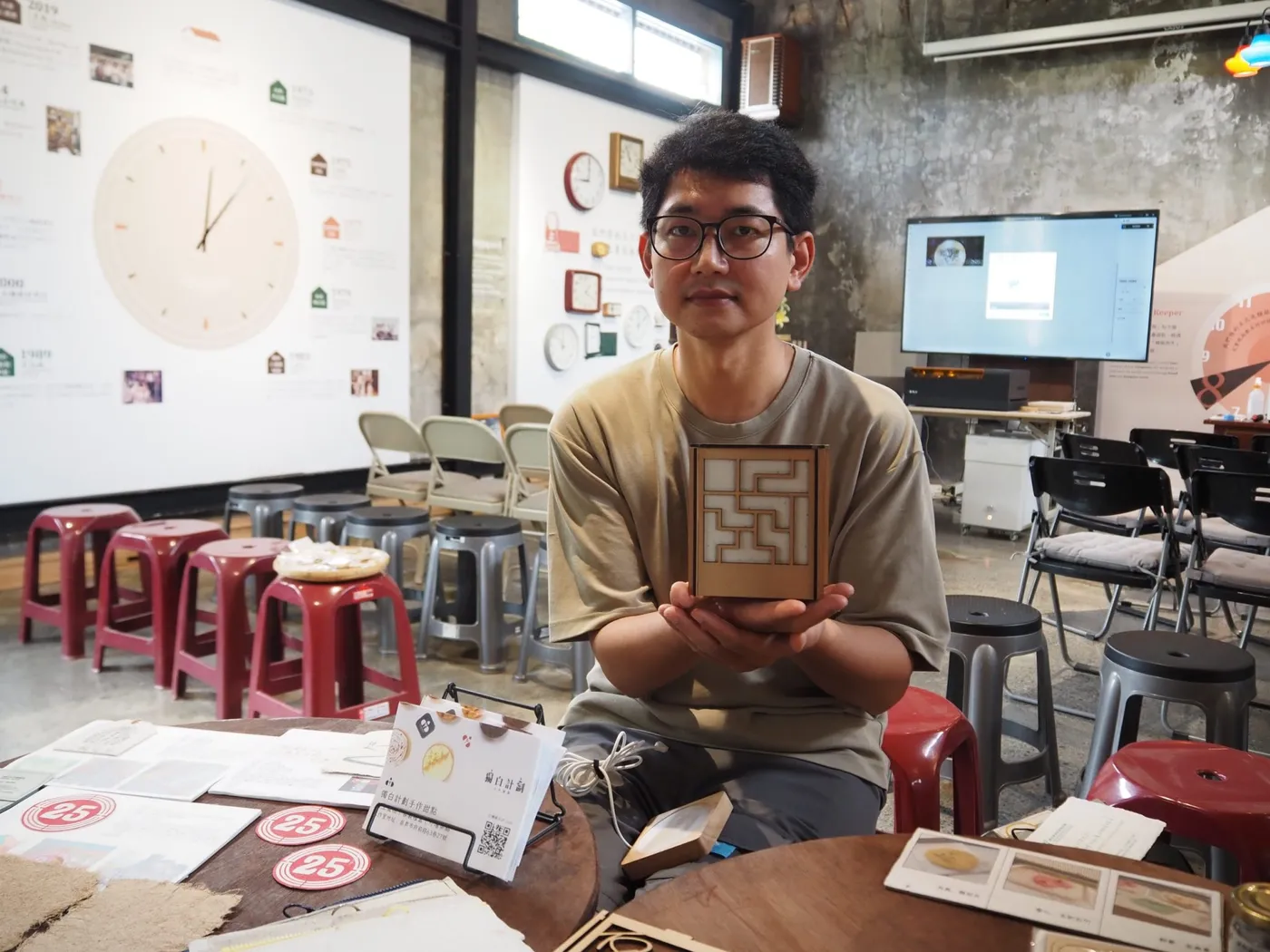 陳仕毅帶領手抄紙實作工作坊