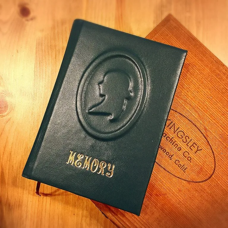 LEPAU 課程中完成的皮革精裝手帳