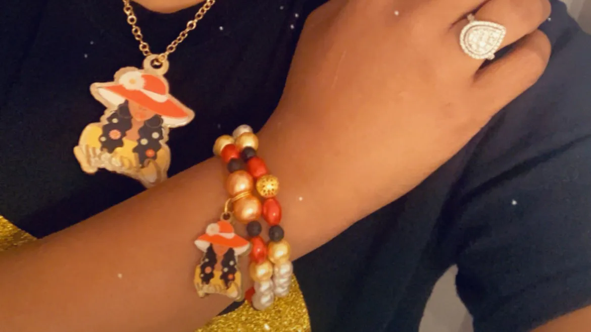 Shalamar Newson 製作的成套項鍊與吊飾手鍊